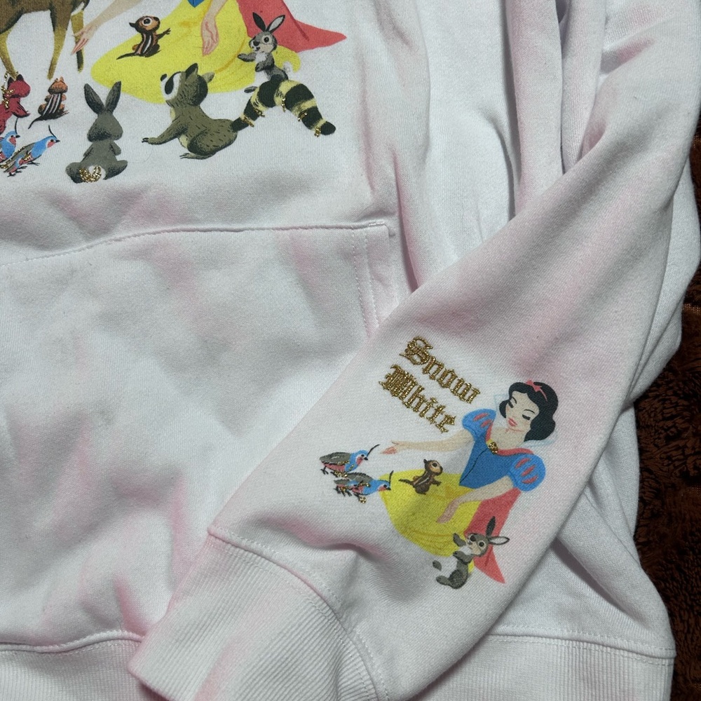 Disney Snow White Hoodie Large Princess Graphic Sweatshirt - Picture 4 of 5